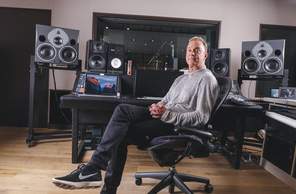 Produzenten-Legende John Feldmann ist im Hauptberuf Sänger der Band Goldfinger – nebenbei produziert er Platin-Alben bekannter Punk-Bands. © Toontrack