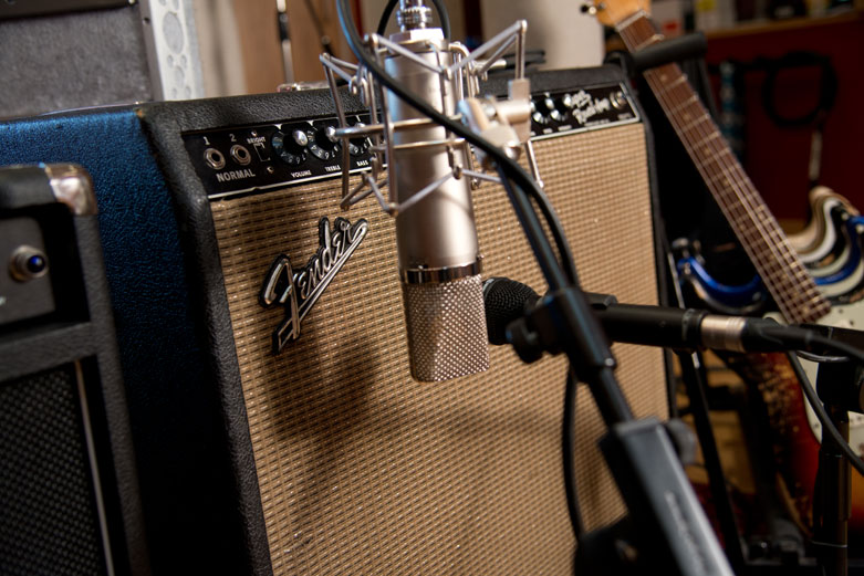 Wir zeigen euch in diesem Workshop, wie ihr elektrische Gitarren in eurem Homestudio aufnehmt. © Getty Images 