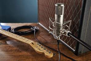 Sowohl die Wahl des Mikrofons als auch der Winkel zum Speaker bestimmen den Klang der Aufnahme. © Getty Images
